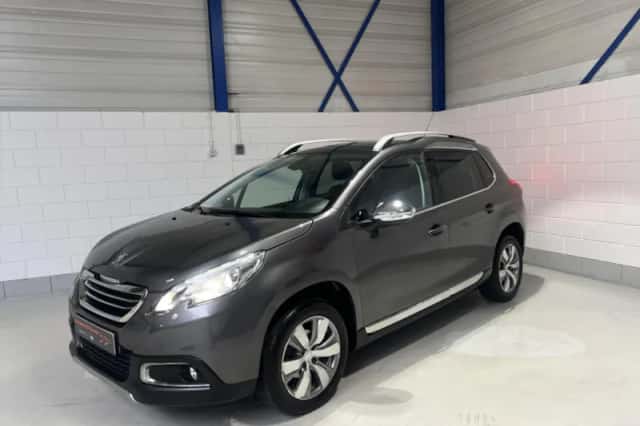 Peugeot 2008 (2015) thumbnail 3