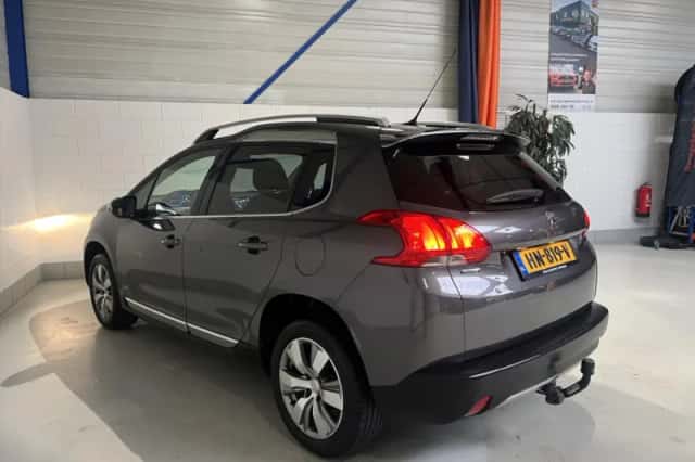 Peugeot 2008 (2015) thumbnail 5