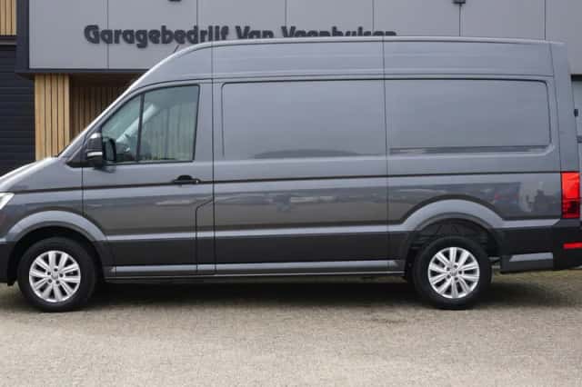 Volkswagen Crafter (2021) thumbnail 2