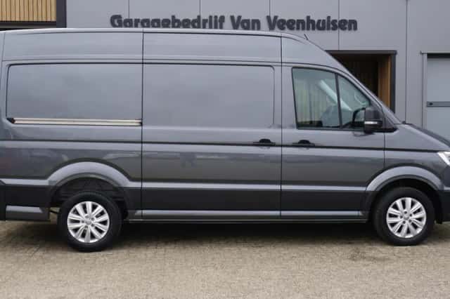 Volkswagen Crafter (2021) thumbnail 3