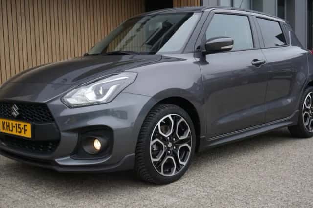 Suzuki Swift (2022) thumbnail 4