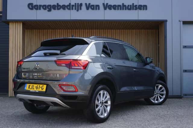 Volkswagen T-Roc (2022) thumbnail 6