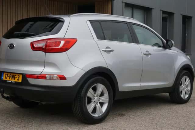 Kia Sportage (2011) thumbnail 5