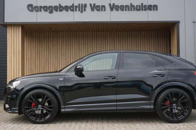 Audi Q3 (2021) thumbnail 2