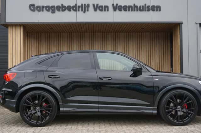 Audi Q3 (2021) thumbnail 3