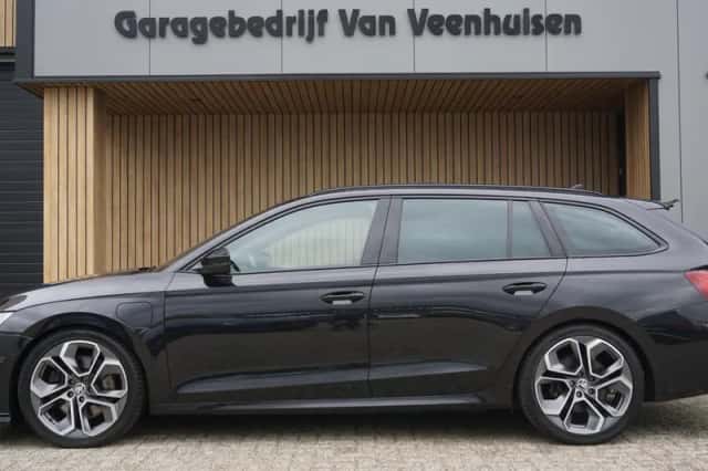 Škoda Octavia (2021) thumbnail 2