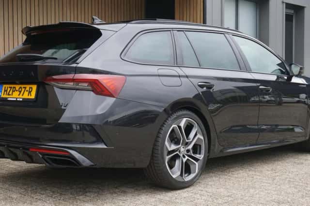 Škoda Octavia (2021) thumbnail 5