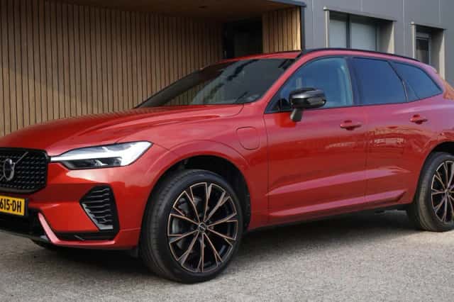 Volvo XC60 (2022) thumbnail 4