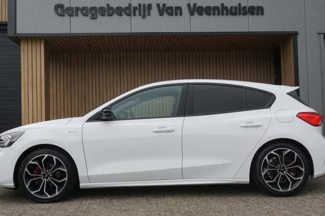Ford Focus (2019) thumbnail 2