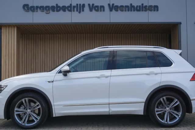 Volkswagen Tiguan (2017) thumbnail 2