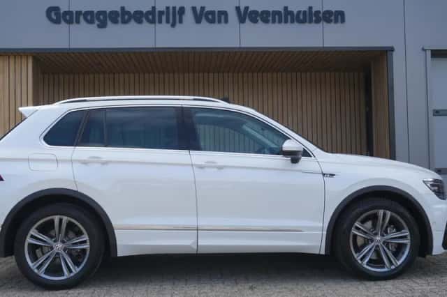 Volkswagen Tiguan (2017) thumbnail 3
