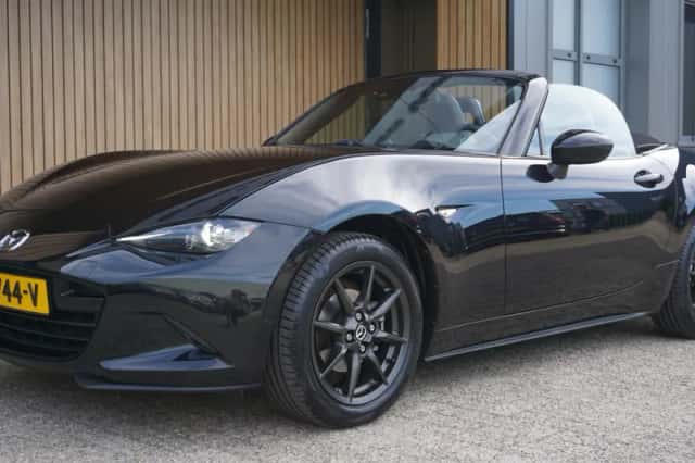 Mazda MX-5 (2016) thumbnail 5