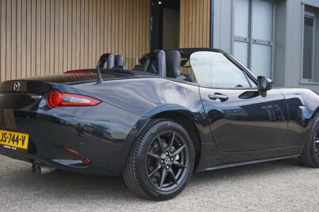 Mazda MX-5 (2016) thumbnail 6