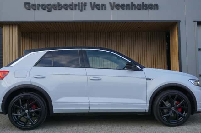 Volkswagen T-Roc (2019) thumbnail 3