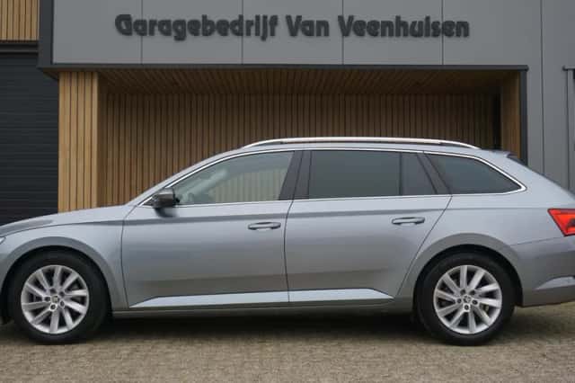 Škoda Superb (2020) thumbnail 2