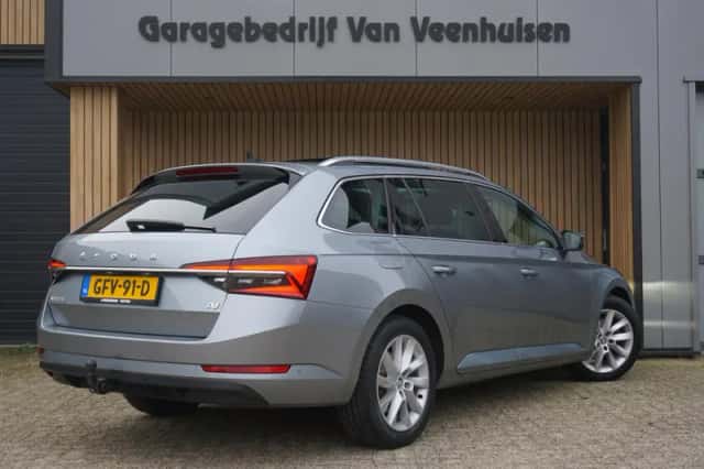 Škoda Superb (2020) thumbnail 6