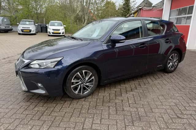 Lexus CT (2021) thumbnail 4