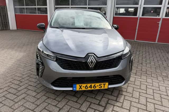 Renault Clio (2024) thumbnail 6