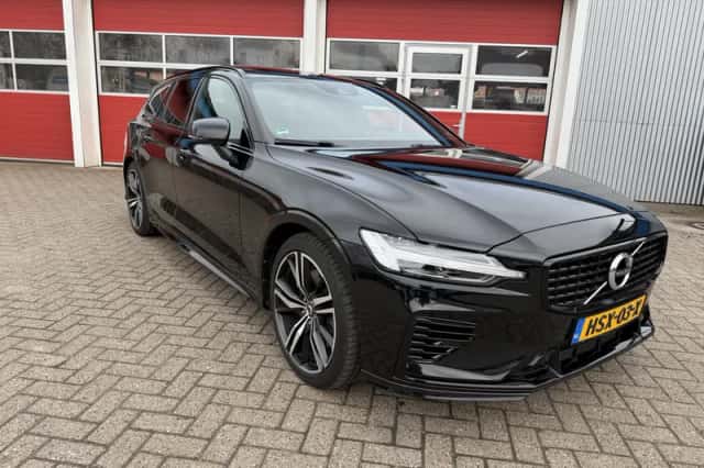 Volvo V60 (2022) thumbnail 1