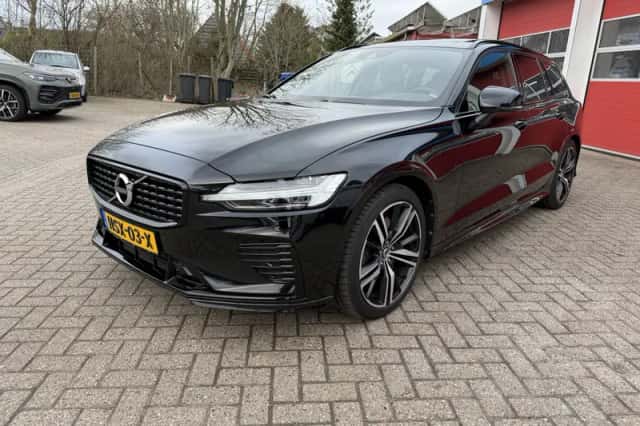 Volvo V60 (2022) thumbnail 4
