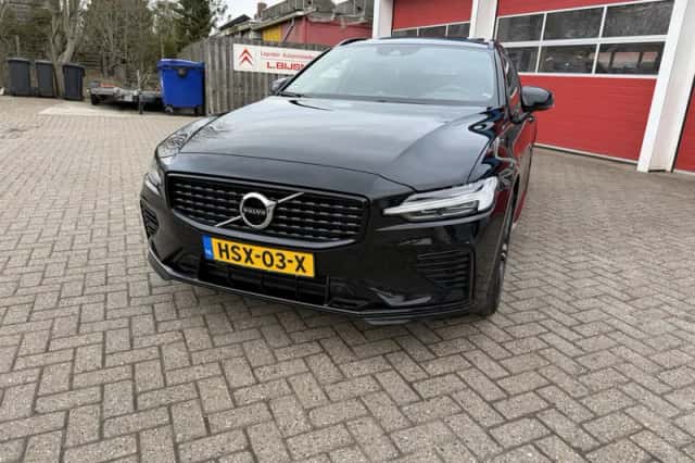 Volvo V60 (2022) thumbnail 5