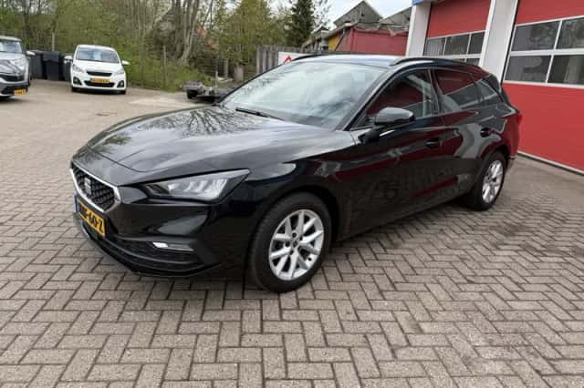 SEAT Leon (2023) thumbnail 4