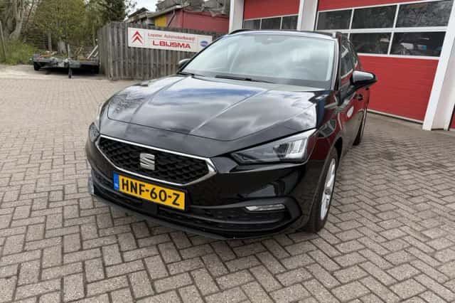 SEAT Leon (2023) thumbnail 5