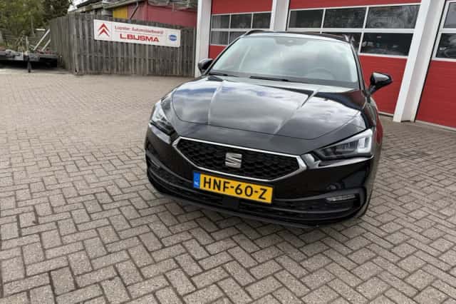 SEAT Leon (2023) thumbnail 6