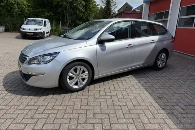 Peugeot 308 (2017) thumbnail 4