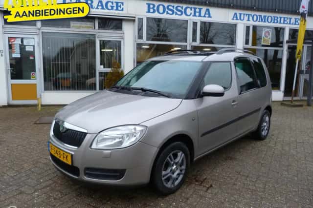 Škoda Roomster (2009) thumbnail 2