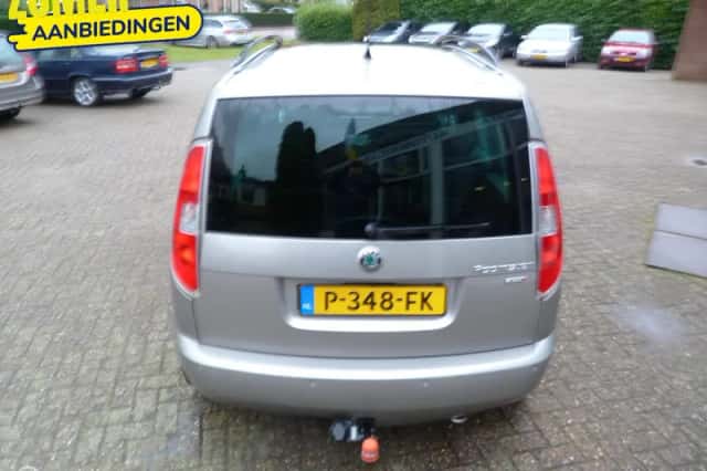 Škoda Roomster (2009) thumbnail 6