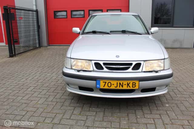 Saab 9-3 (2002) thumbnail 3