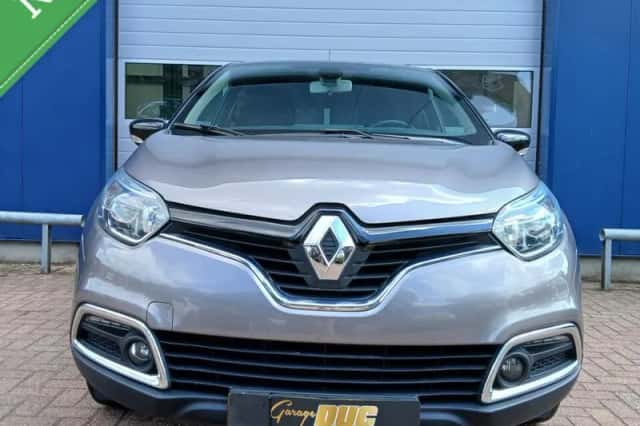 Renault Captur (2016) thumbnail 3