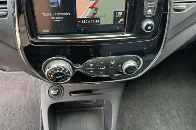 Renault Captur (2016) thumbnail 6