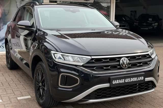 Volkswagen T-Roc (2024) thumbnail 6