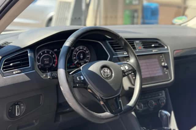 Volkswagen Tiguan (2018) thumbnail 4