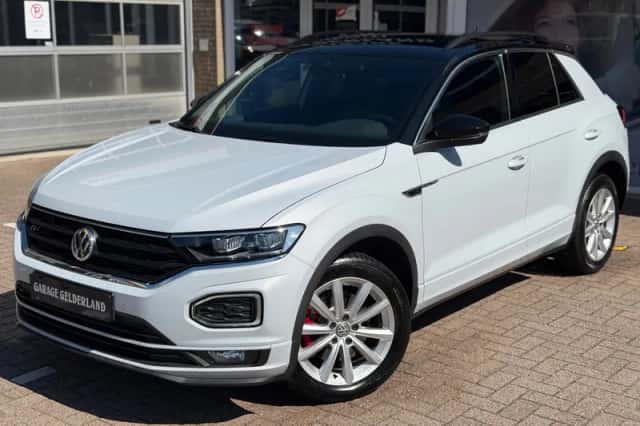 Volkswagen T-Roc (2018) thumbnail 3