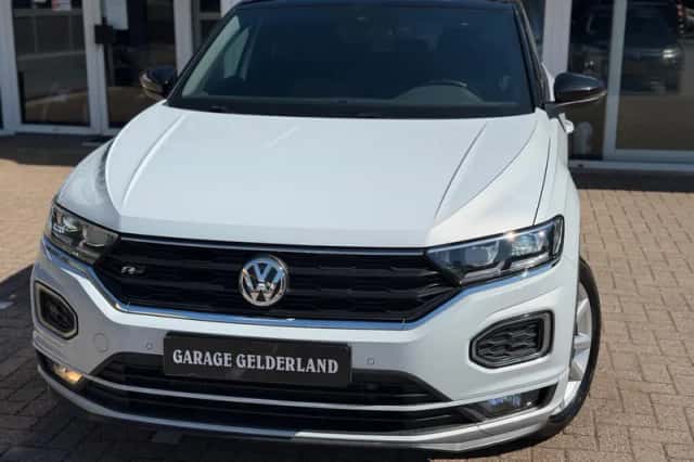 Volkswagen T-Roc (2019) thumbnail 4