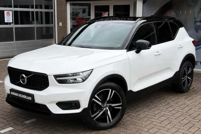 Volvo XC40 (2020) thumbnail 2