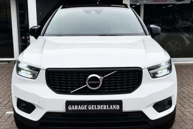 Volvo XC40 (2020) thumbnail 5