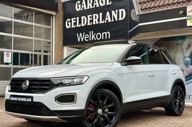 Volkswagen T-Roc (2021) thumbnail 1