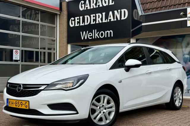 Opel Astra (2016) thumbnail 1