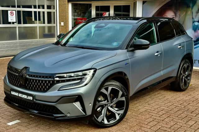 Renault Austral (2024) thumbnail 2
