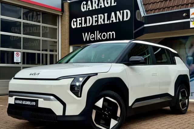 Kia EV3 (2025) thumbnail 1