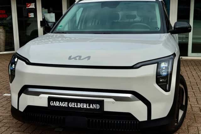 Kia EV3 (2025) thumbnail 3