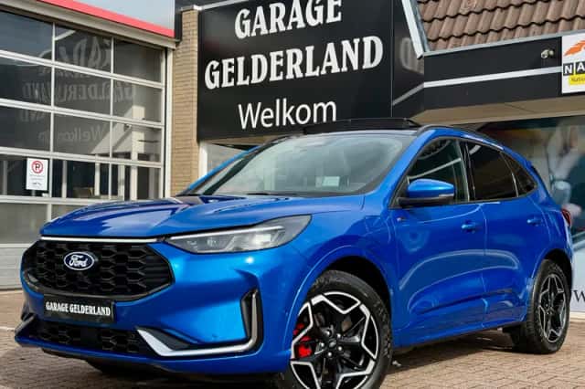 Ford Kuga (2024) thumbnail 1
