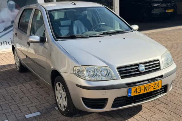 Fiat Punto (2003) thumbnail 4