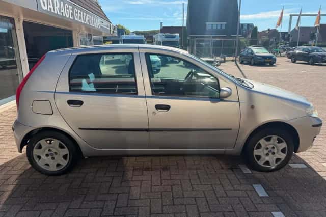Fiat Punto (2003) thumbnail 5