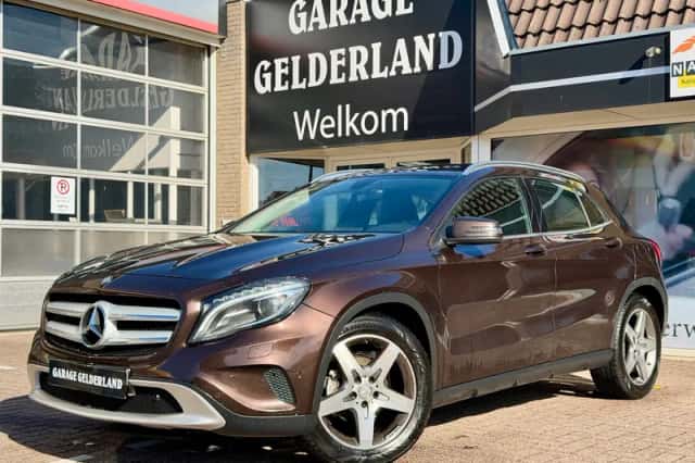 Mercedes-Benz GLA-Klasse (2014) thumbnail 1