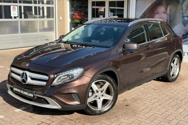 Mercedes-Benz GLA-Klasse (2014) thumbnail 2